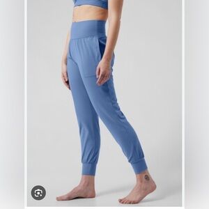 Athleta Salutation Jogger EUC XXS